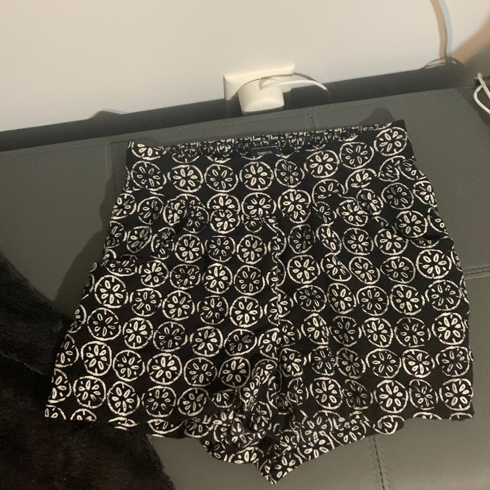 Patterned flowy shorts